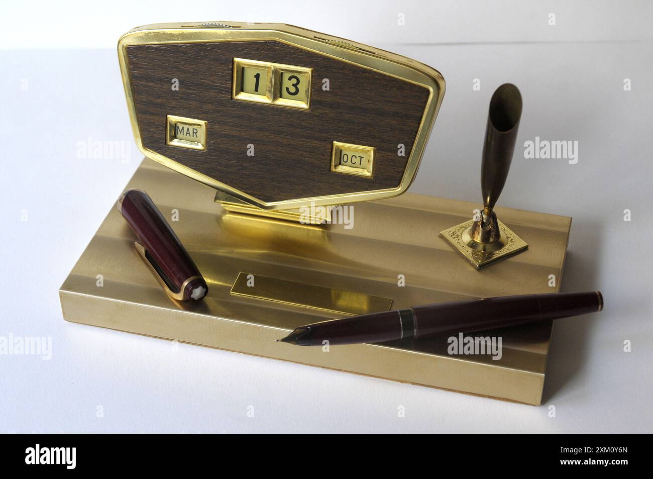 perpetual calendar, table calendar, metal calendar, vintage calendar