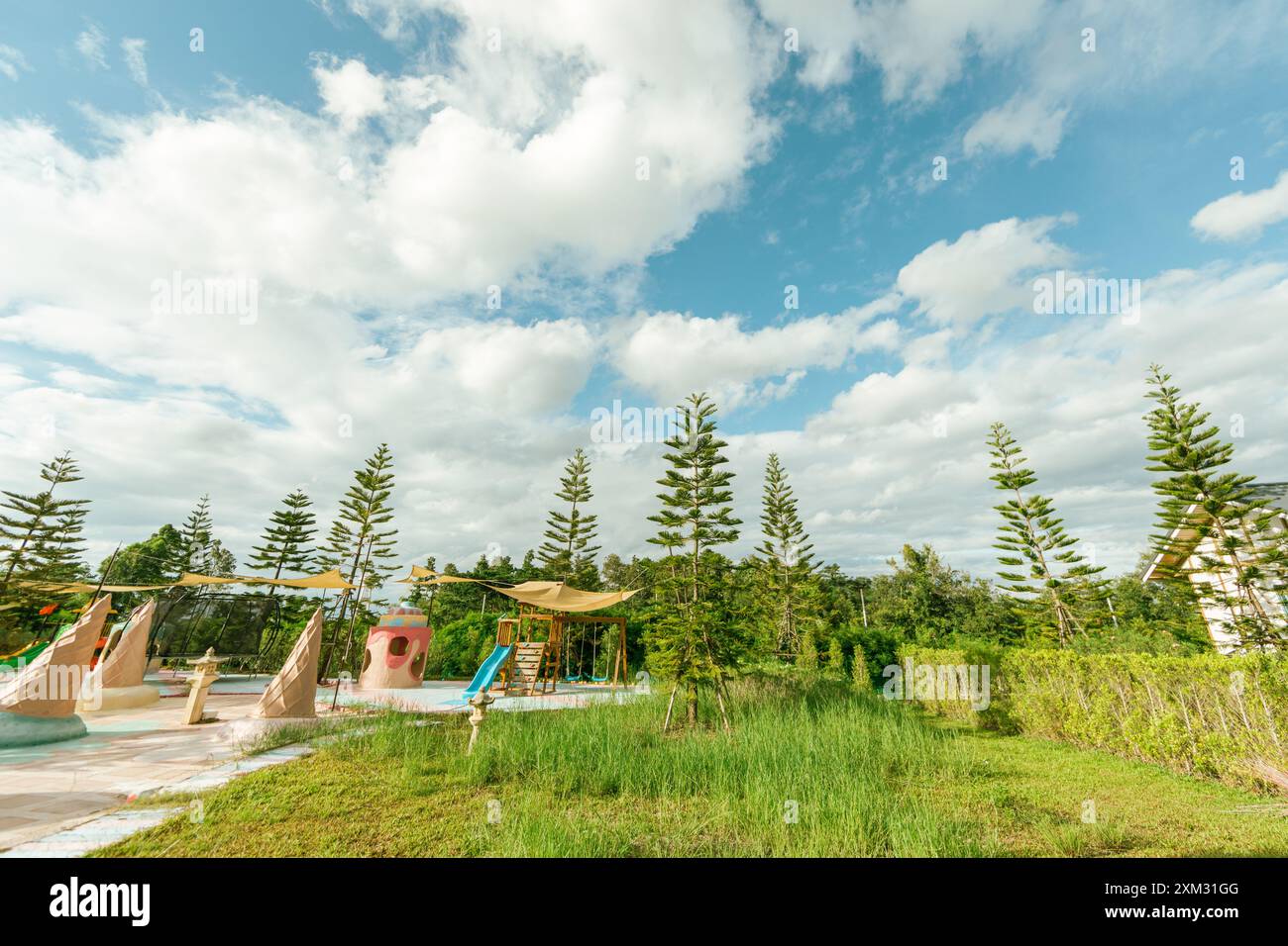 Lawn and sky of horsham park hi-res stock photography and images - Alamy