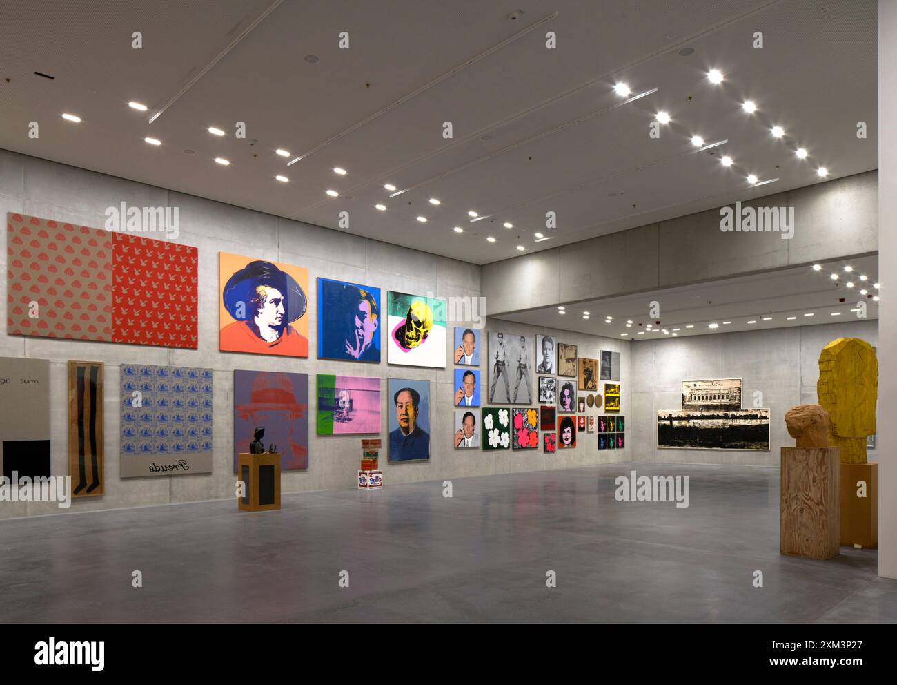 Main exhibition area, various artists. Stiftung Froehlich