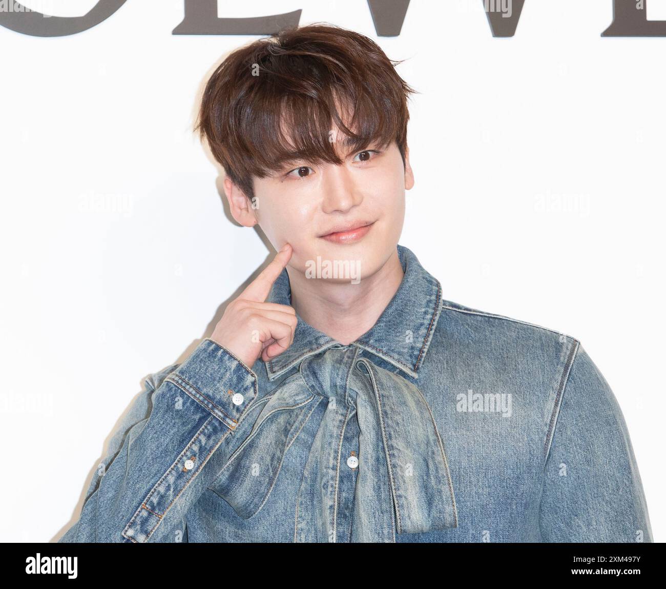 Lee jong suk hi-res stock photography and images - Alamy