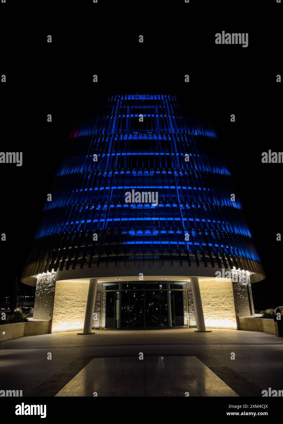 Distinctive striking features hi-res stock photography and images - Alamy