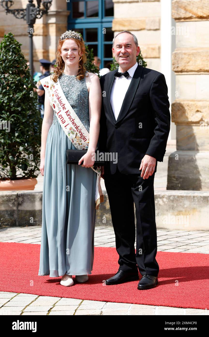 Lena I. und Hubert Aiwanger bei der Eröffnung der 112. Richard-Wagner-Festspiele 2024 mit der Neuinszenierung von Tristan und Isolde im Bayreuther Festspielhaus. Bayreuth, 25.07.2024 *** Lena I and Hubert Aiwanger at the opening of the 112 Richard Wagner Festival 2024 with the new production of Tristan and Isolde at the Bayreuth Festspielhaus Bayreuth, 25 07 2024 Foto:xR.xSchmiegeltx/xFuturexImagex wagner festspiele 4755 Stock Photo