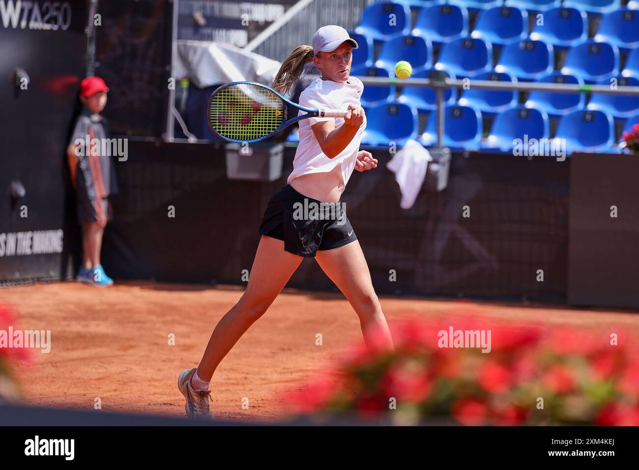 Iasi, Iasi, Romania. 25th July, 2024. Lea Boskovic (CRO) returns with forehand during the UNICREDIT IASI OPEN Iasi, Romanias - Womens Tennis, WTA250 (Credit Image: © Mathias Schulz/ZUMA Press Wire) EDITORIAL USAGE ONLY! Not for Commercial USAGE! Stock Photo