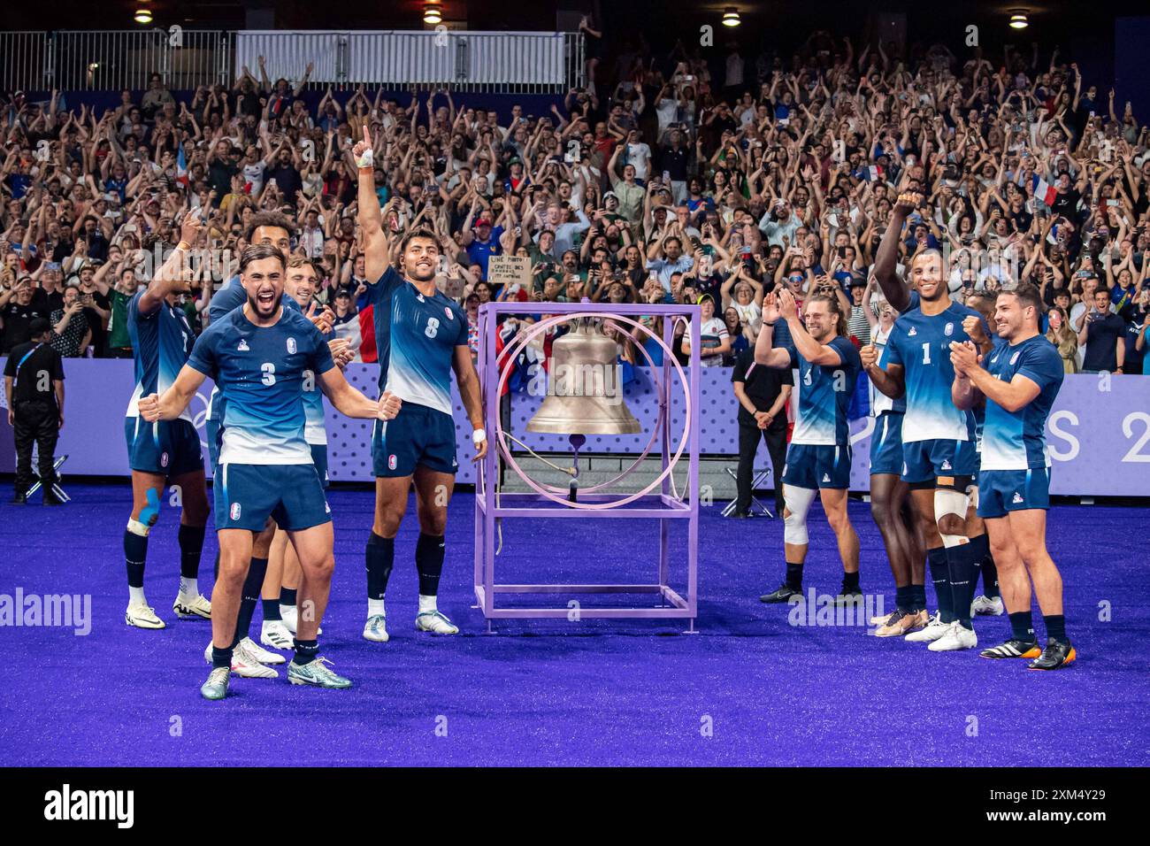 French players celebrate with the bell, Rugby Sevens, Men's Quarter ...