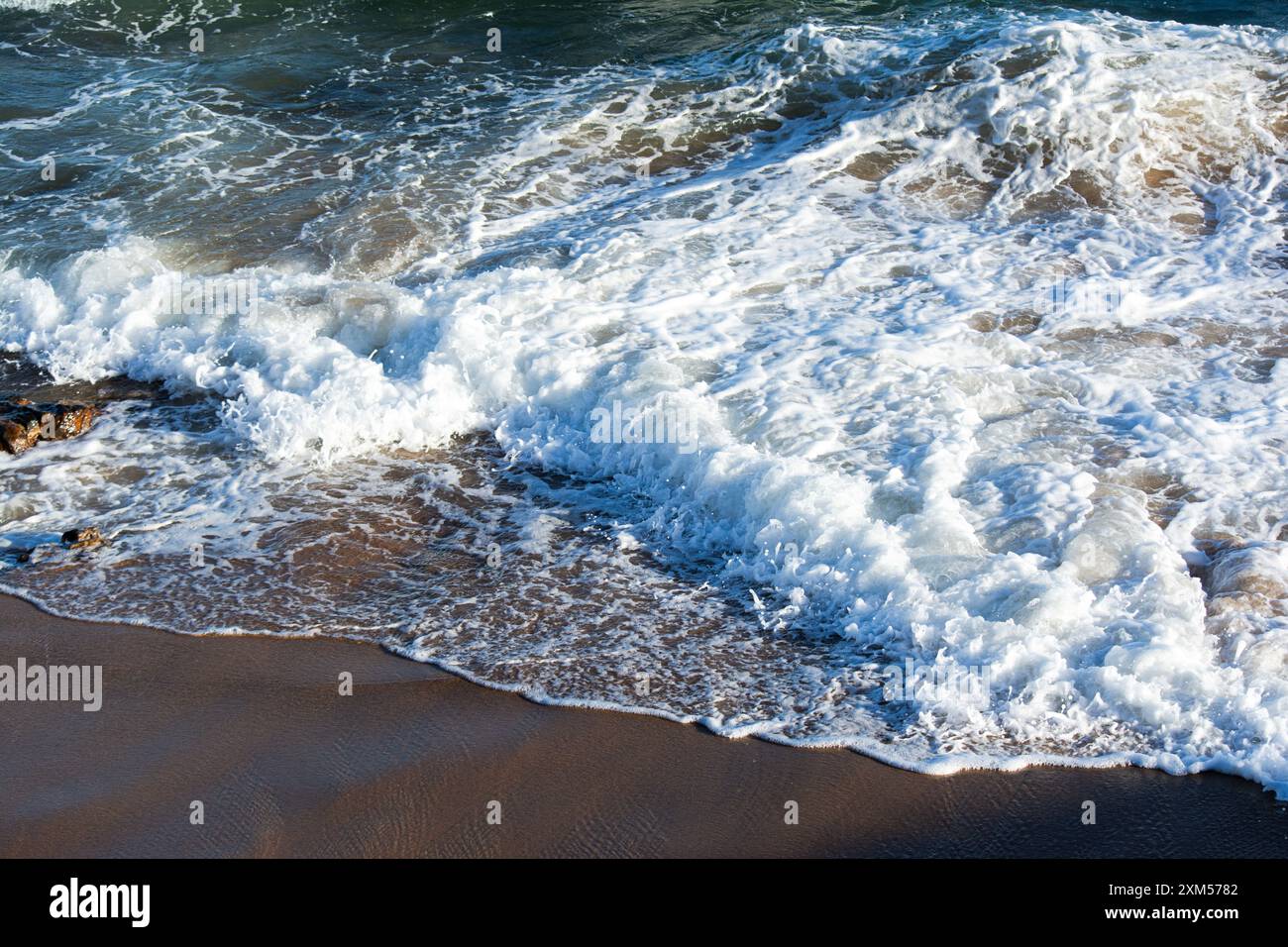 Strong sea waves hi-res stock photography and images - Alamy