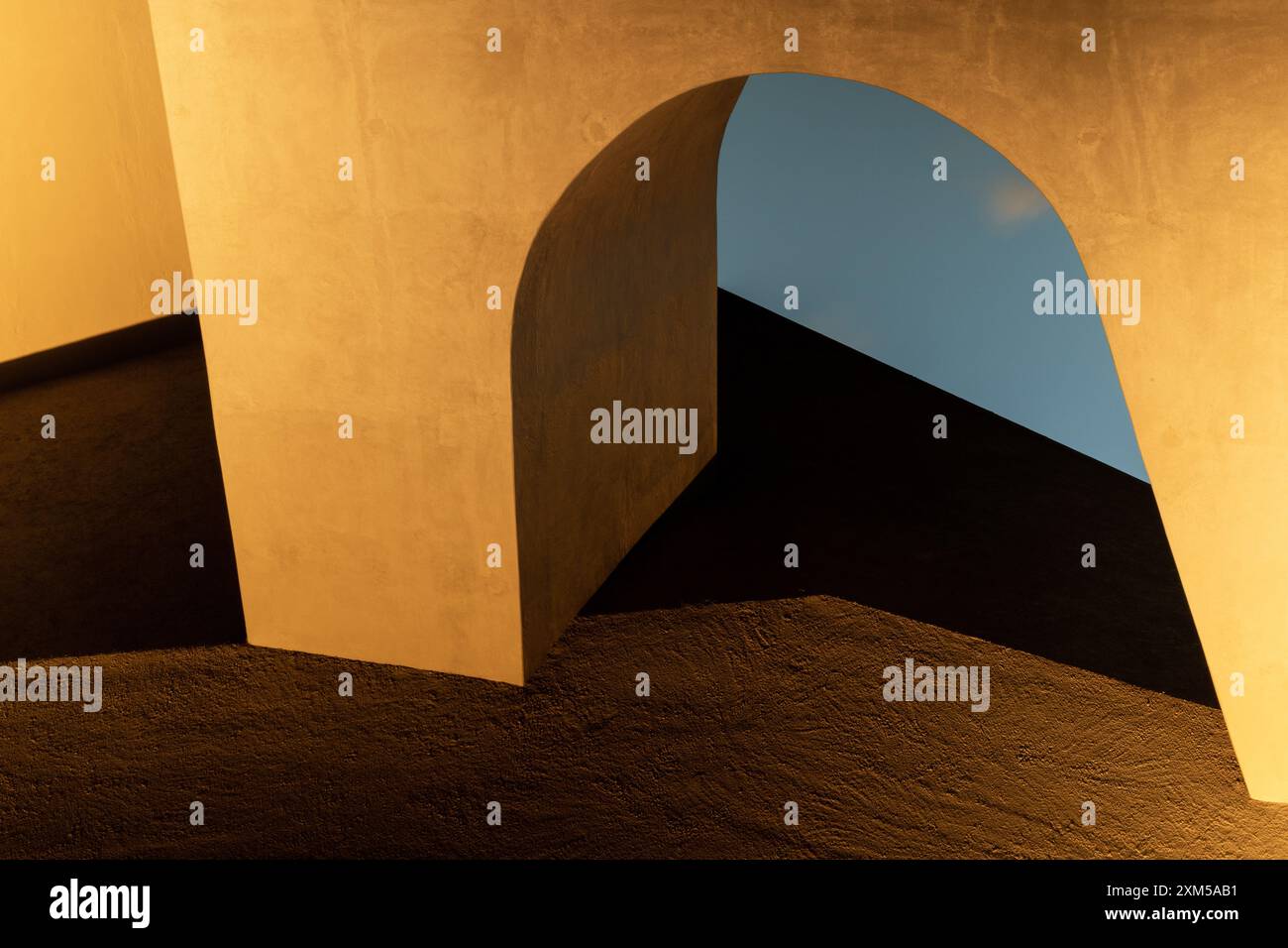 Torre de television hi-res stock photography and images - Alamy