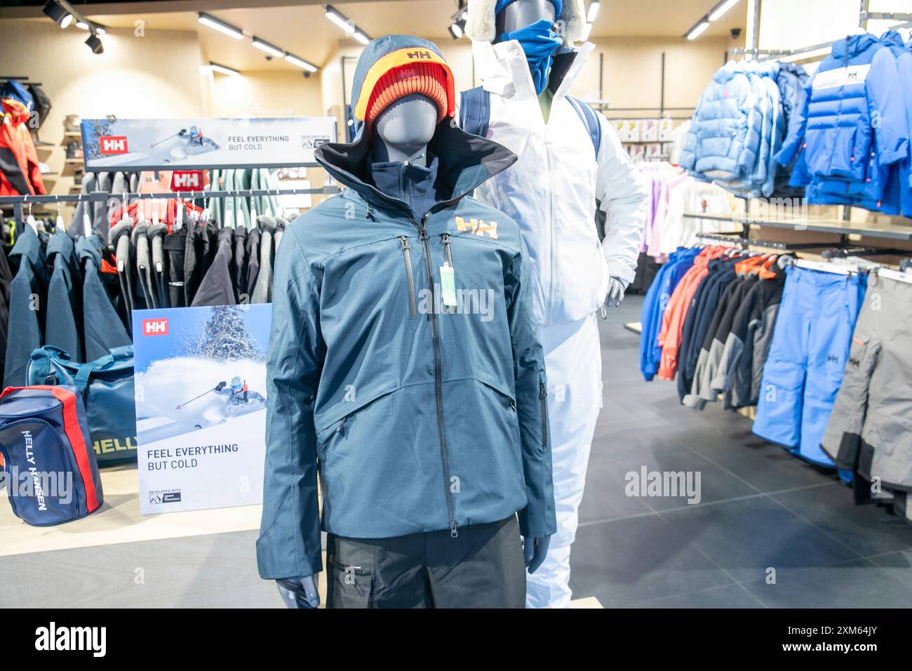 Helly hansen jacket hi res stock photography and images Alamy