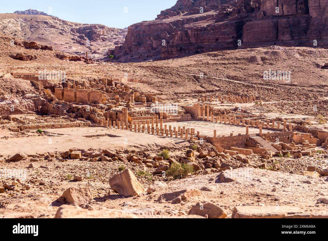 Monumental complex of petra hi-res stock photography and images - Alamy