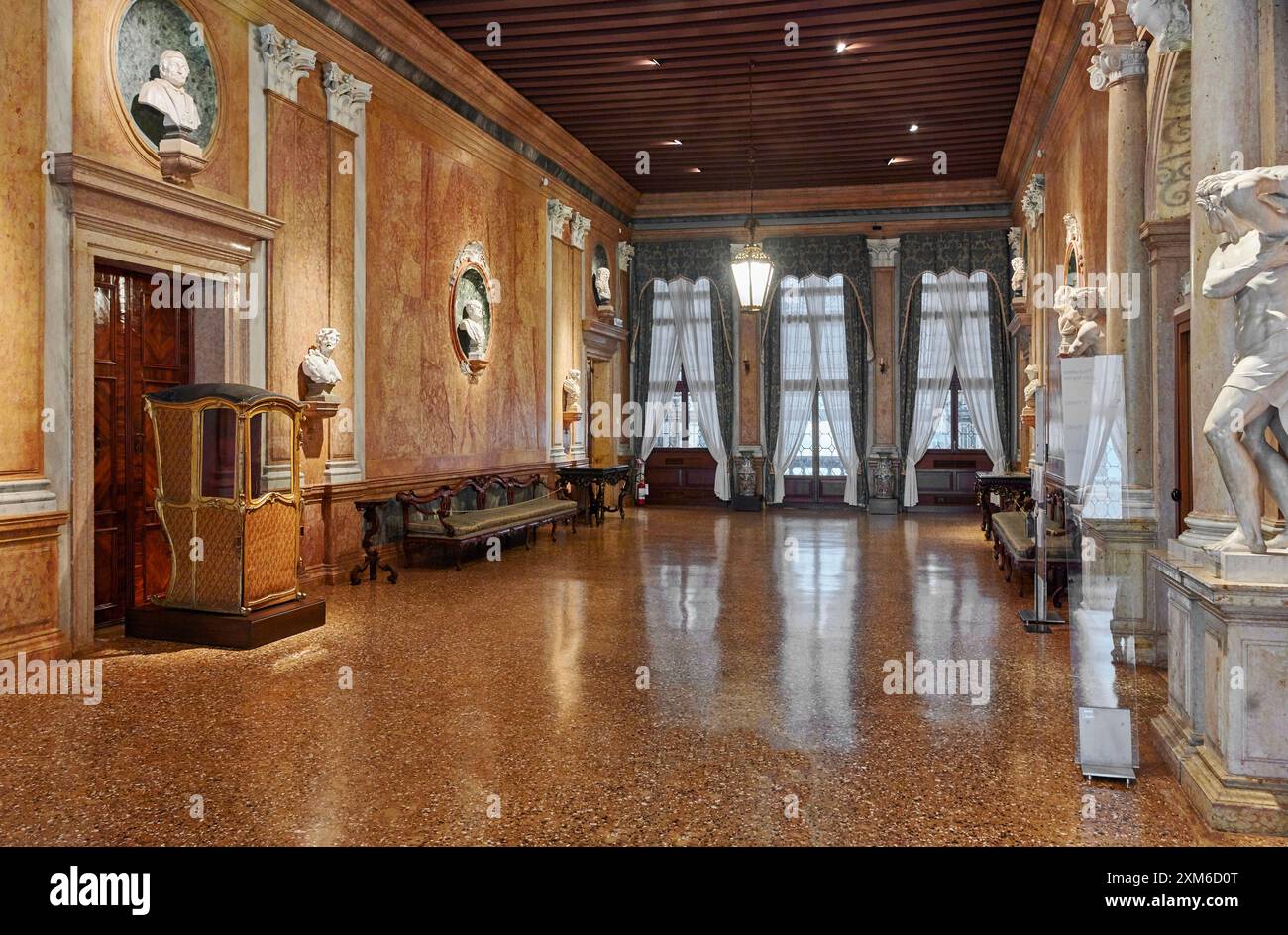 Venezia, Museo di Ca’ Rezzonico, una sala Stock Photo