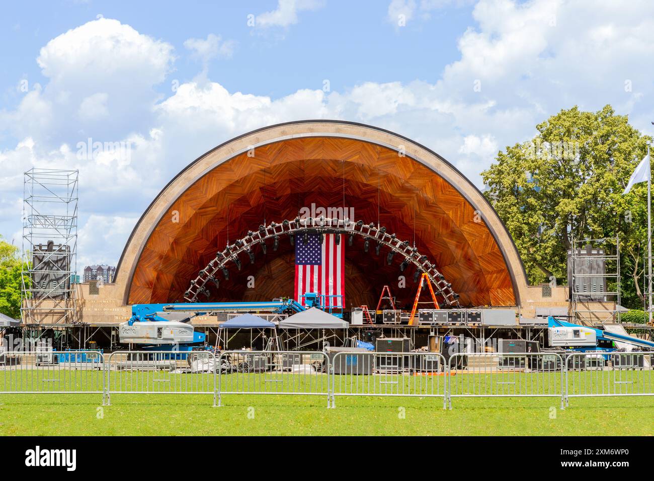 Popsa Shell Boston pops fourth of july hi-res stock photography and images - Alamy