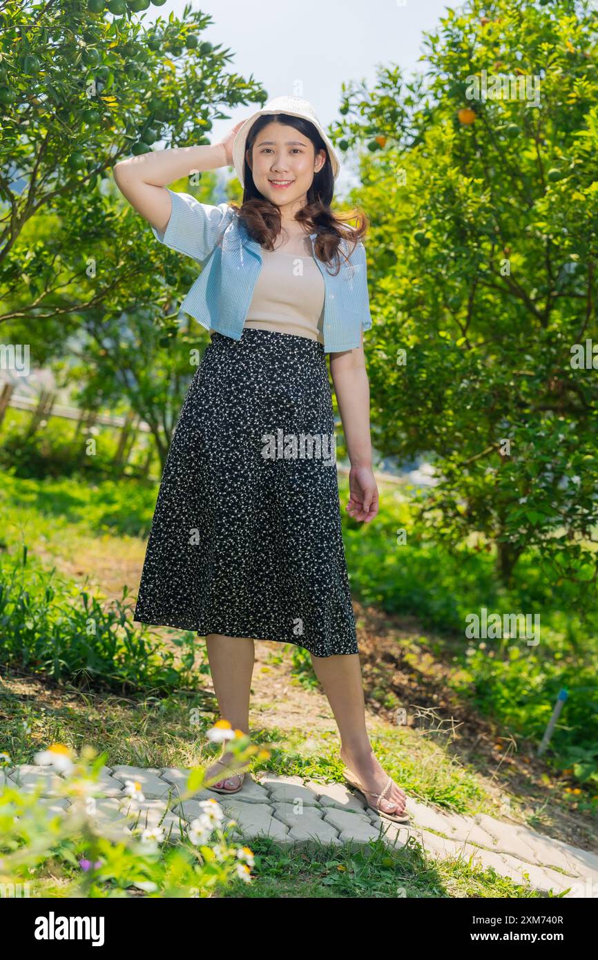 Asian thai girl in natural hi-res stock photography and images - Alamy