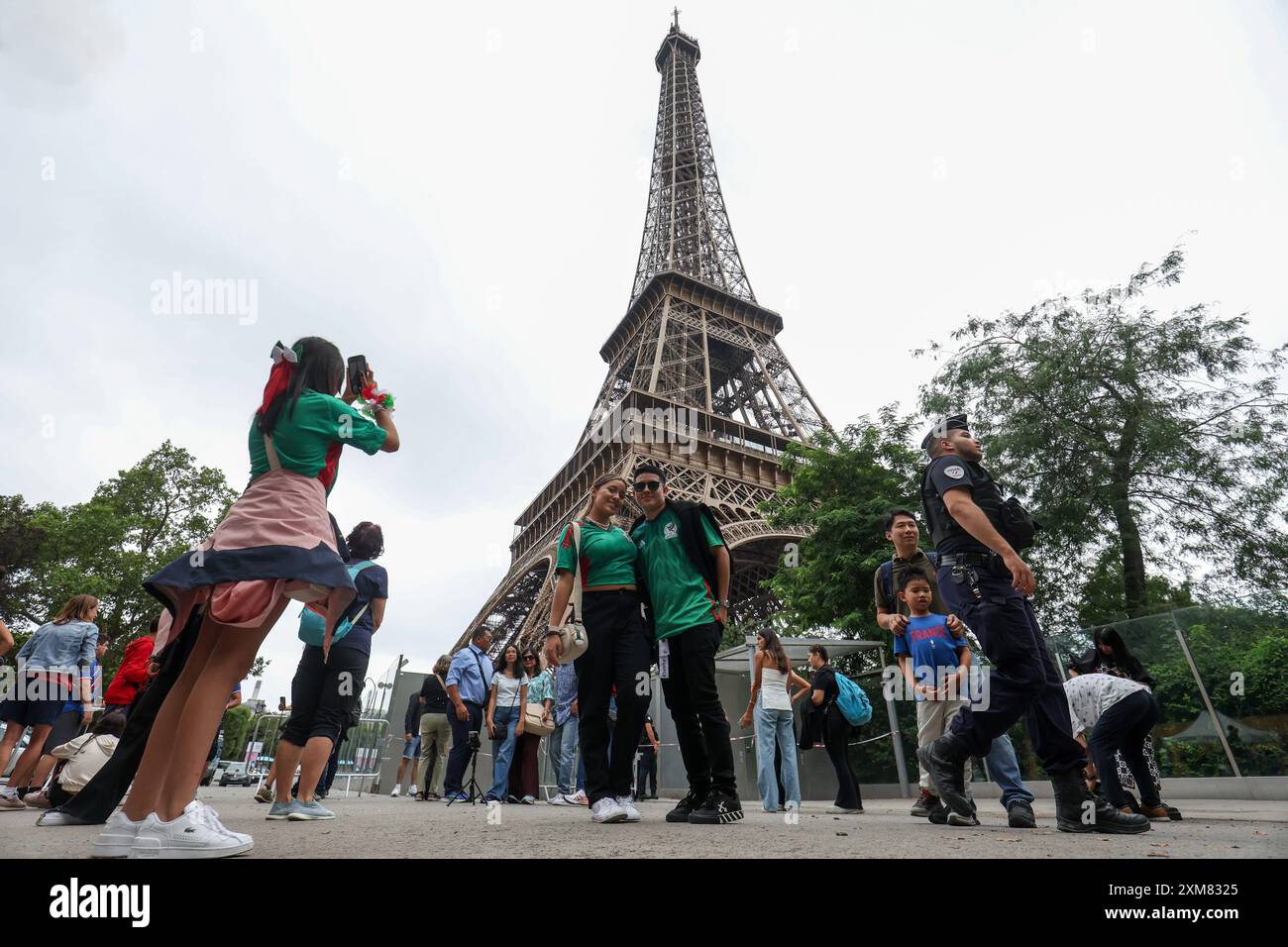 pariz-francuska-26th-july-2024-the-atmosphere-ahead-of-the-opening