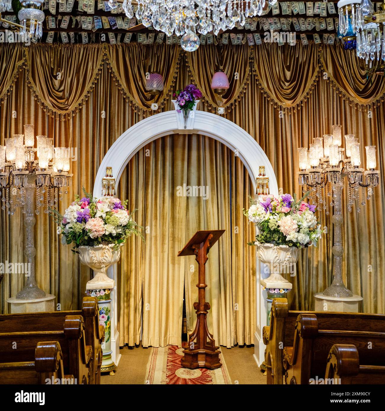 Arch wedding chapel | Beachweddingtips.com