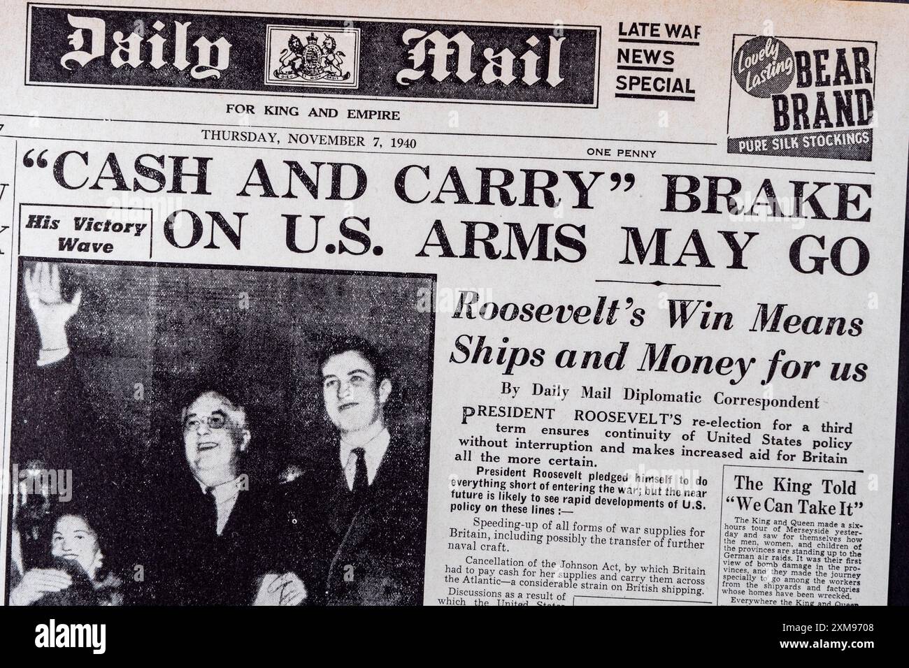 ''Cash and Carry' brake on US arms may go' headline in the Daily Mail (replica), 7th November 1940, following re-election of President Roosevelt. Stock Photo