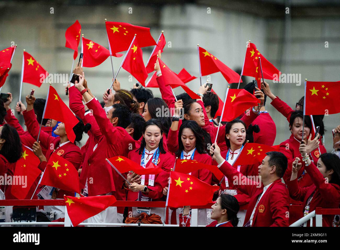 Paris olympic stadium crowd july 2024 hires stock photography and