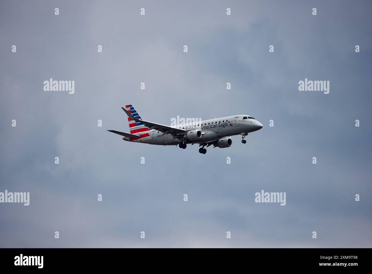 American airlines flight 175 hi-res stock photography and images