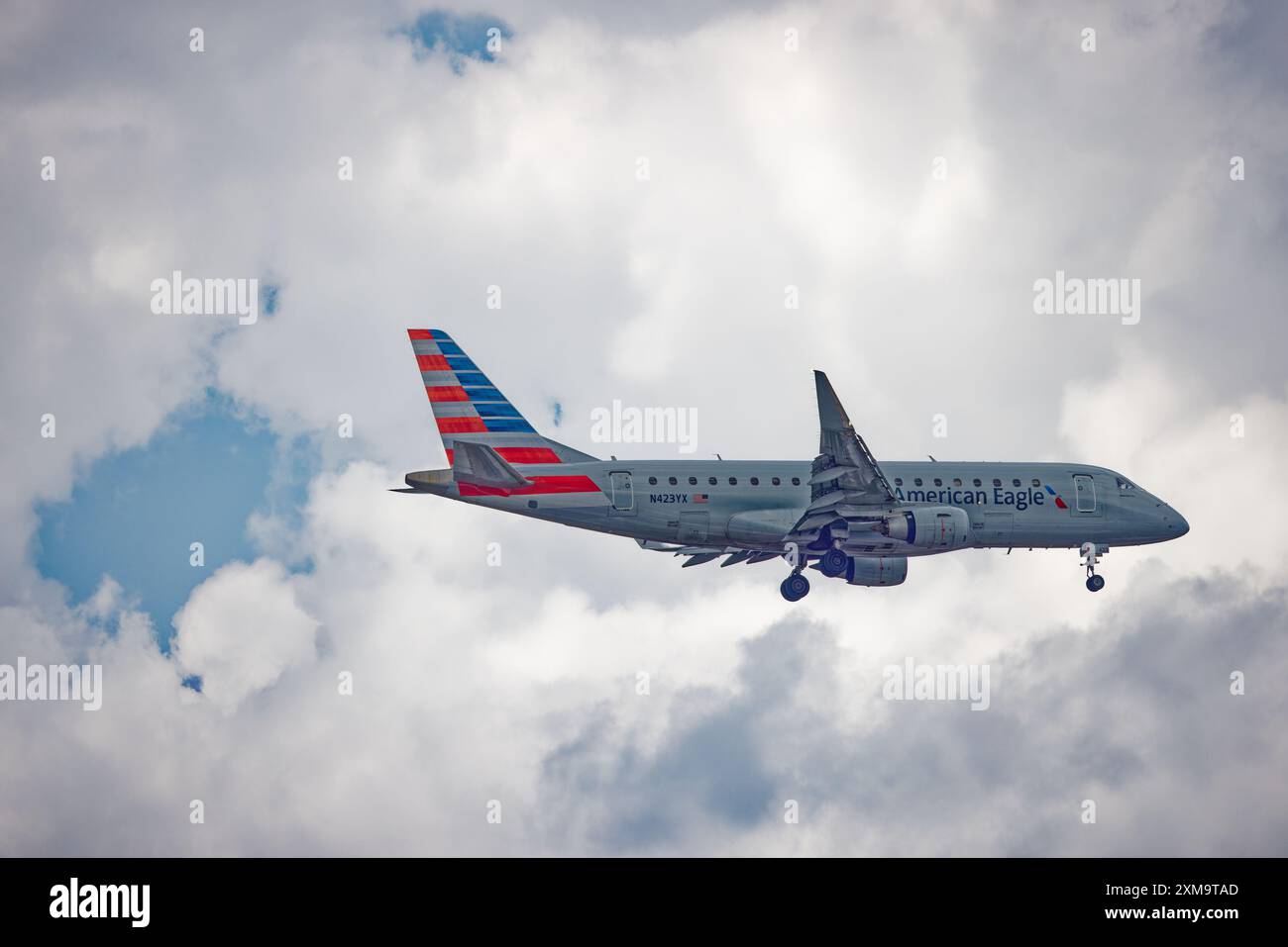 American airlines flight 175 hi-res stock photography and images