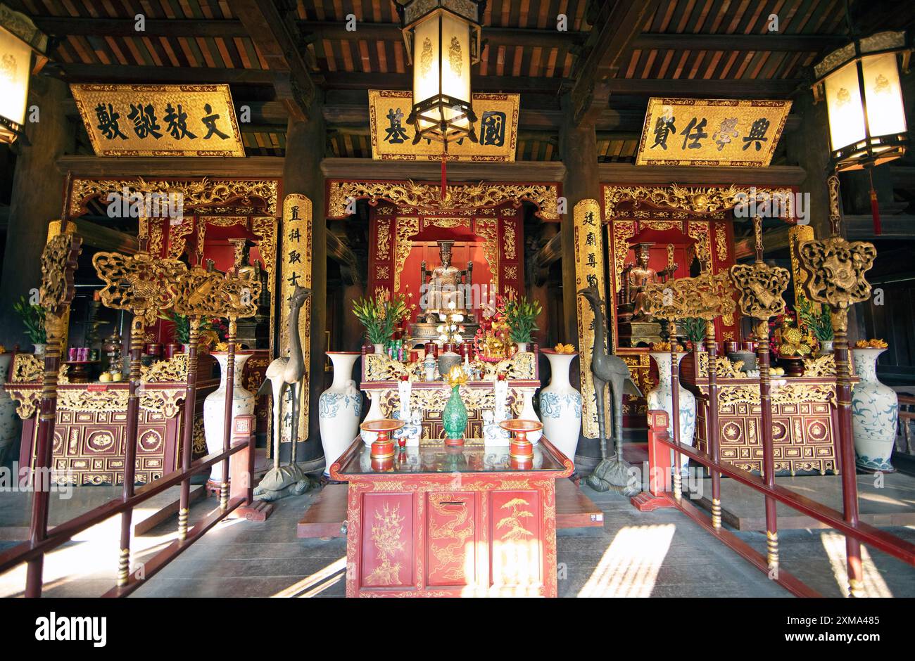 Old vietnamese house interior hi-res stock photography and images - Alamy