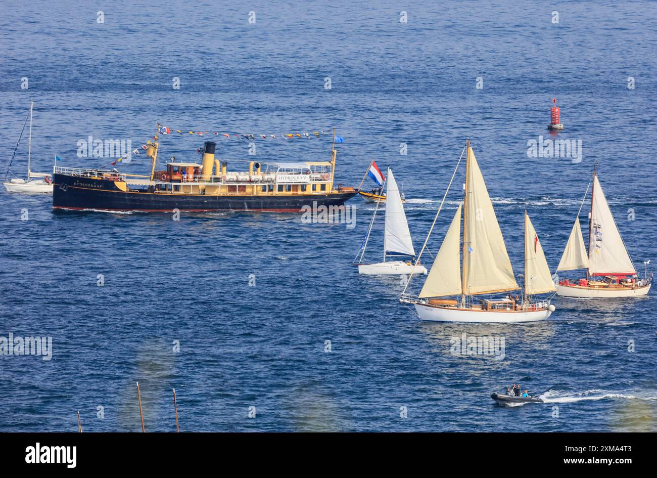Hydrograaf, Dutch steamer built in 1910, in service for the hydrographic service of the Royal Navy until 1940, La Grande Parade, voyage of the Stock Photo