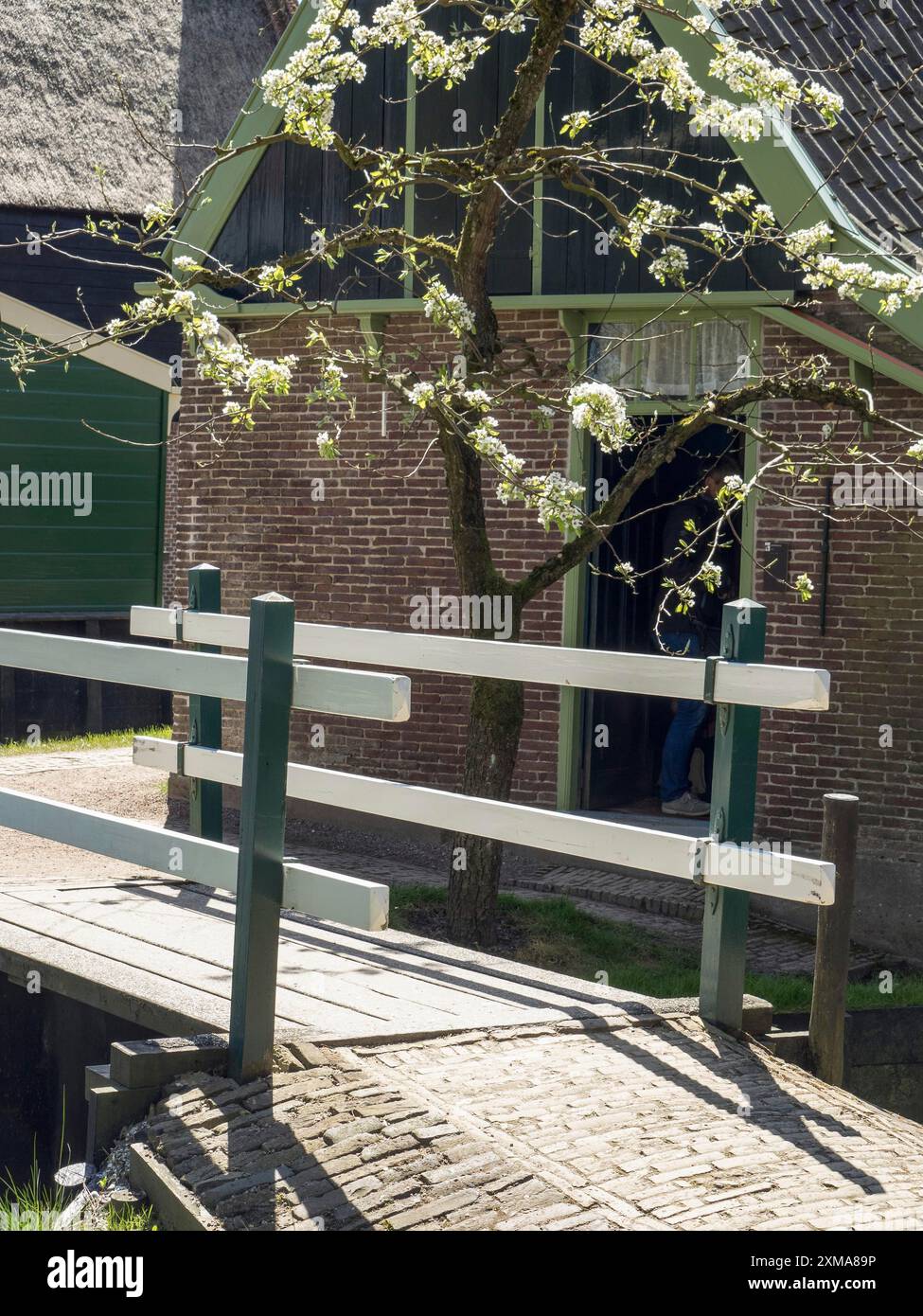 Rustic wooden railing hi-res stock photography and images - Alamy