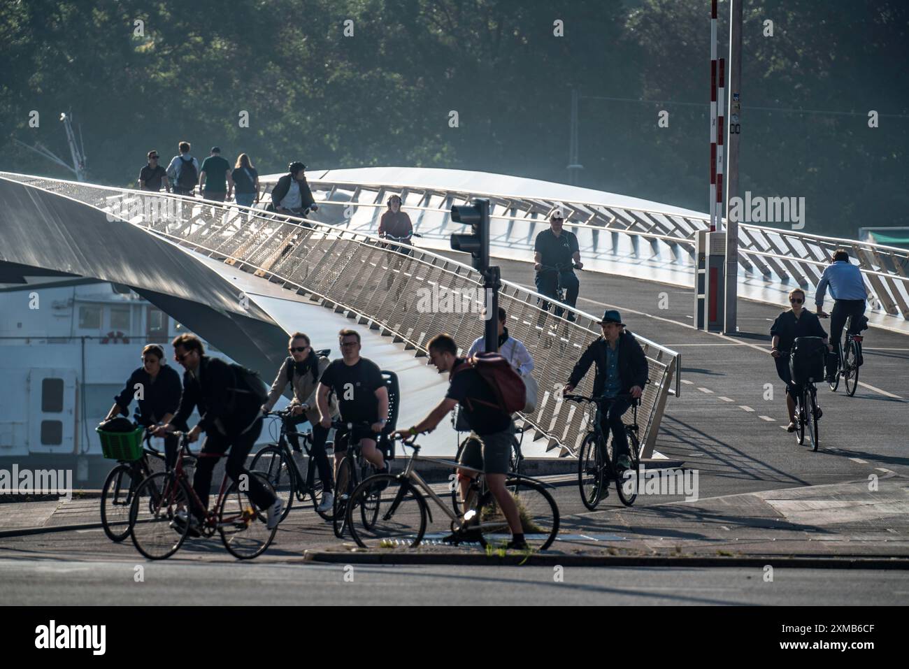 Cyclists on the Lille Langebro cycle and footbridge over the harbour Copenhagen is considered the cycling capital of the world 45 of the inhabitant Stock Photo Alamy