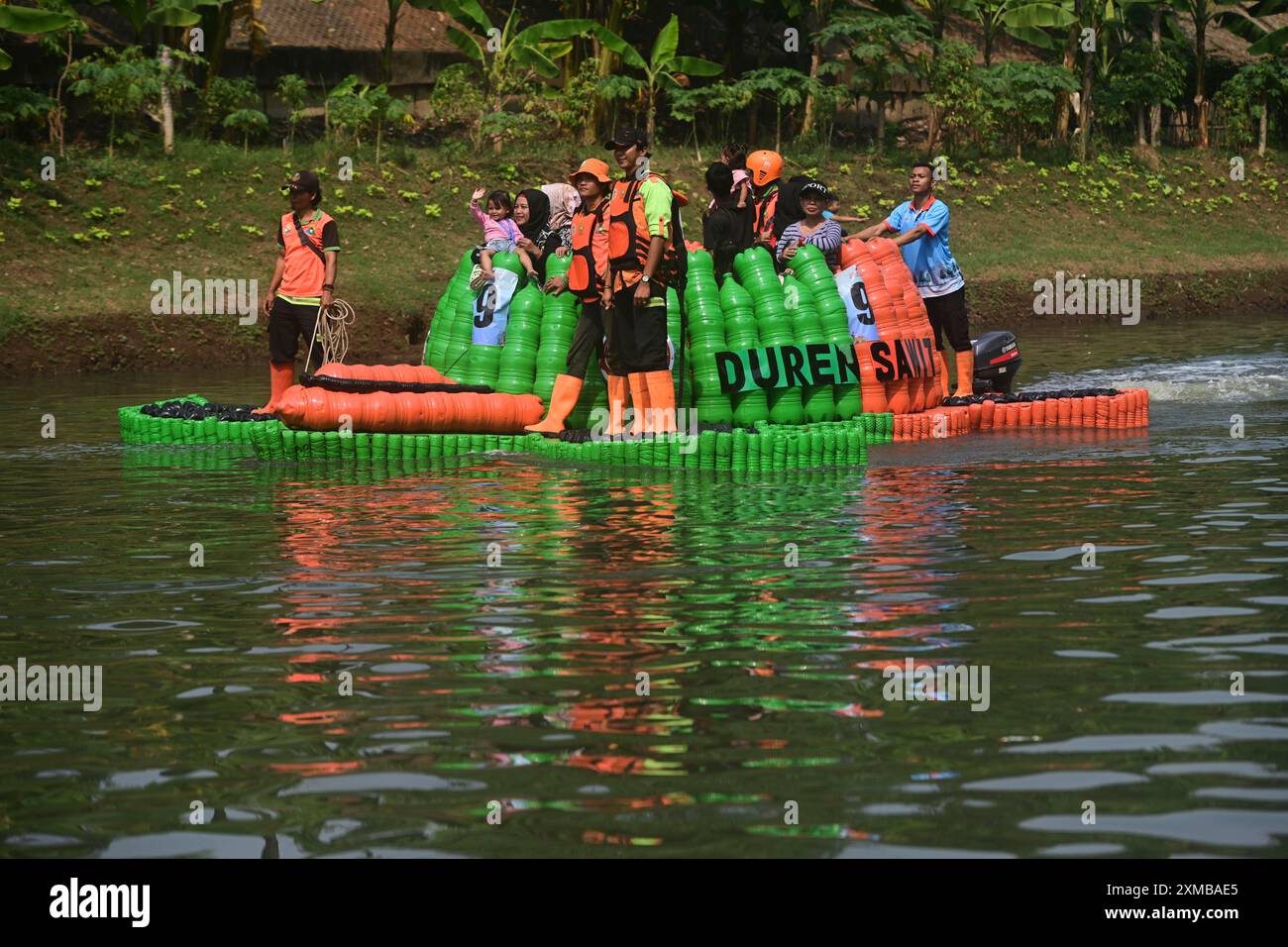 Jakarta, Indonesia. 27th July, 2024. A boat made of plastic 