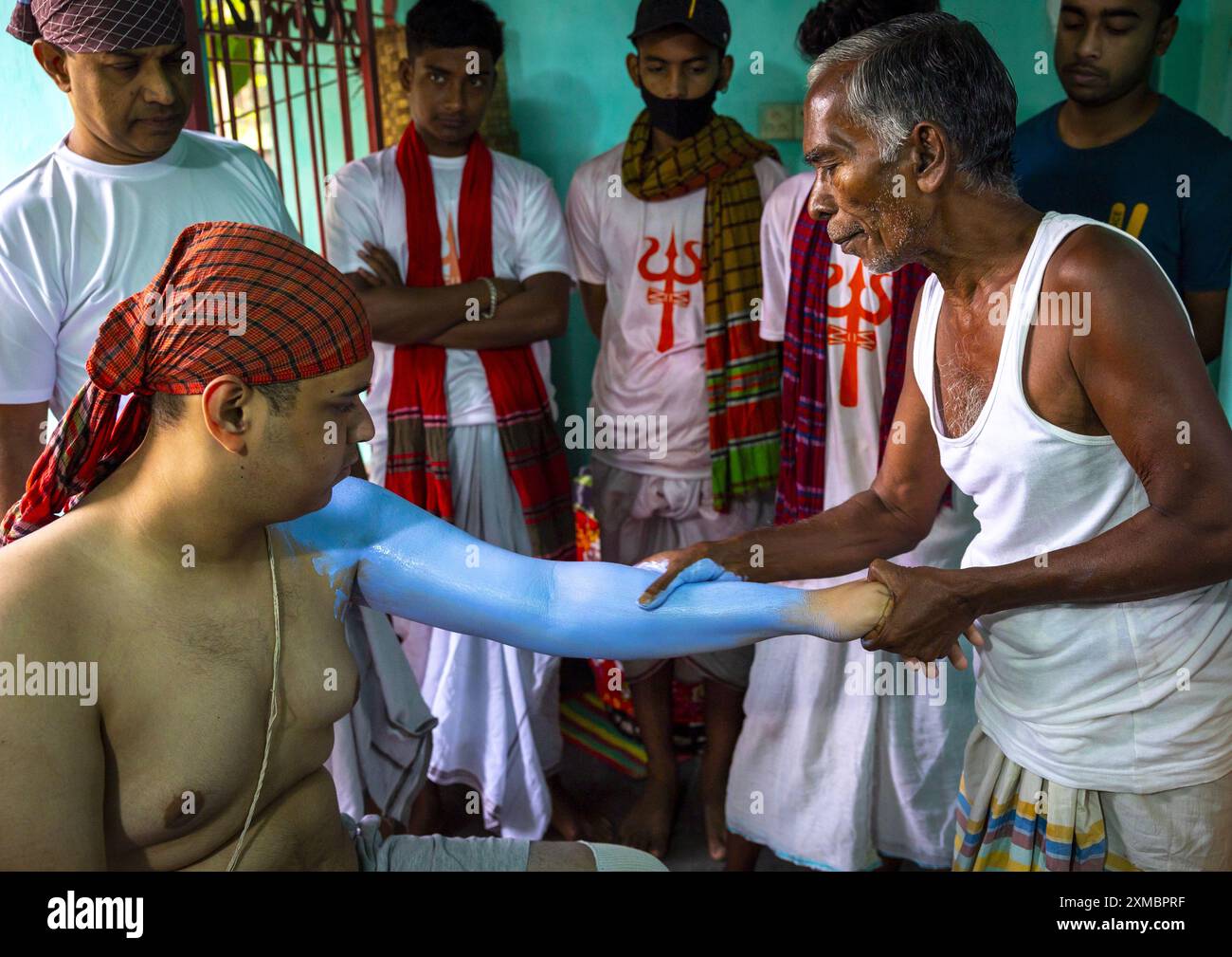 Hindu festival preparation hi-res stock photography and images - Alamy
