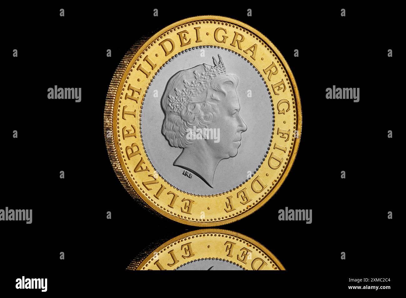 A United Kingdom Proof £2 coin obverse with the 4th coin portrait of Queen Elizabeth II by Ian Rank Broadley Stock Photo