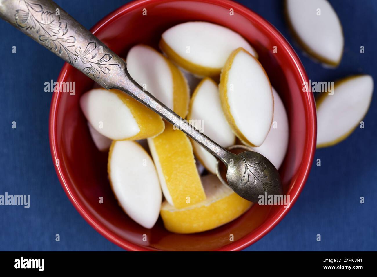 Calisson hi-res stock photography and images - Alamy