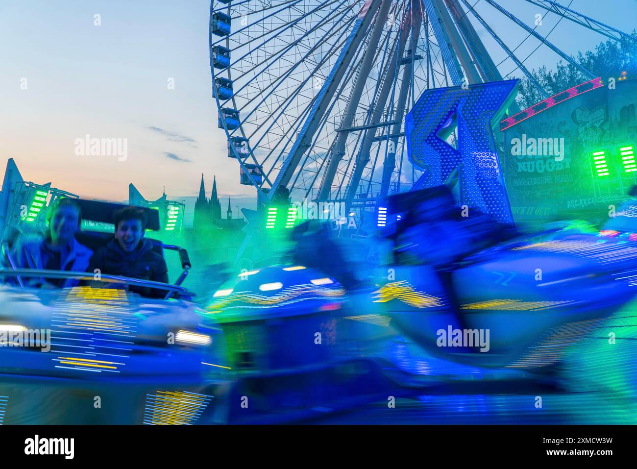 Deutz funfair on the Rhine, at Easter, funfair, break-dancer ride ...