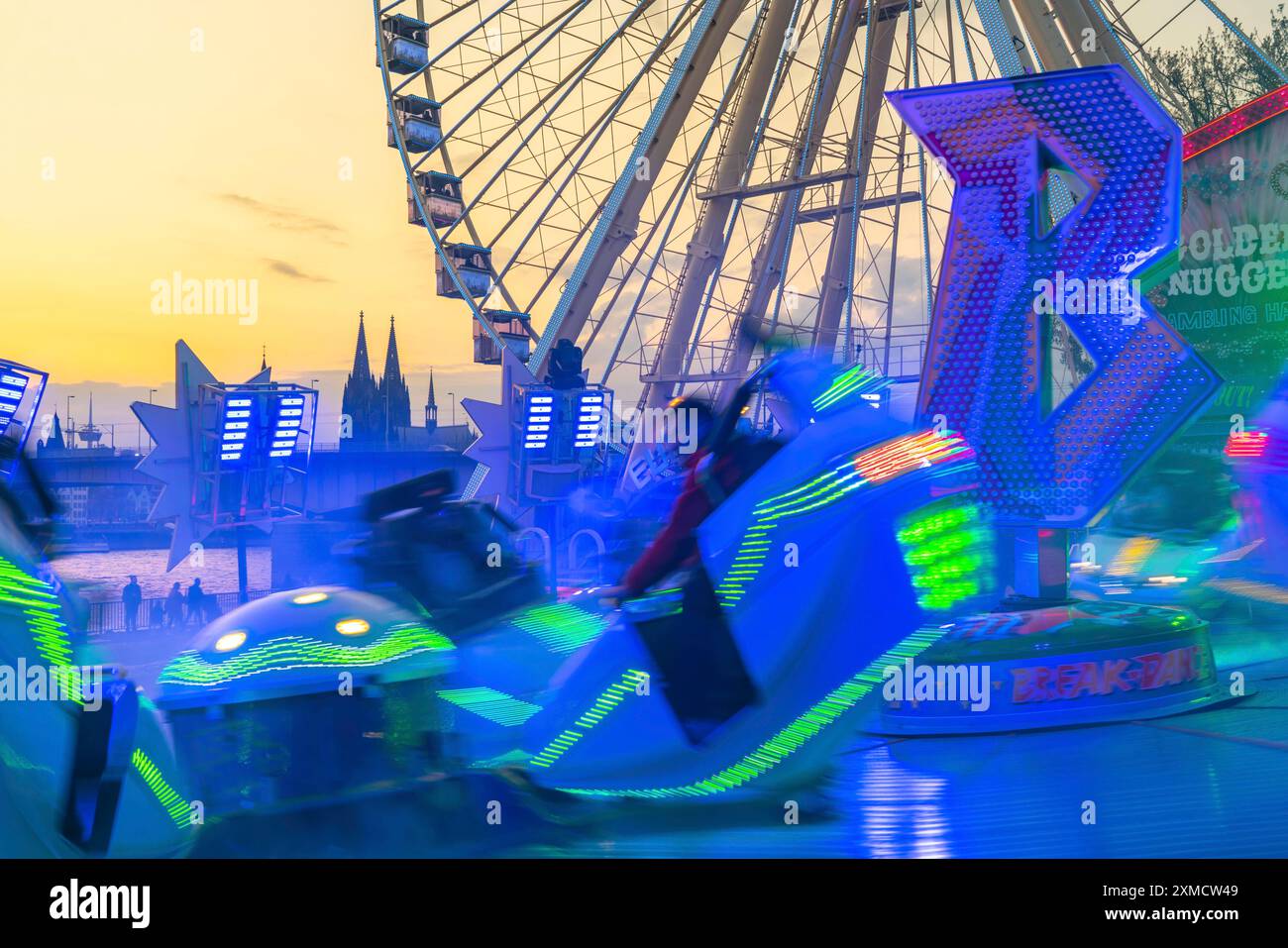 Deutz funfair on the Rhine, at Easter, funfair, break-dancer ride ...