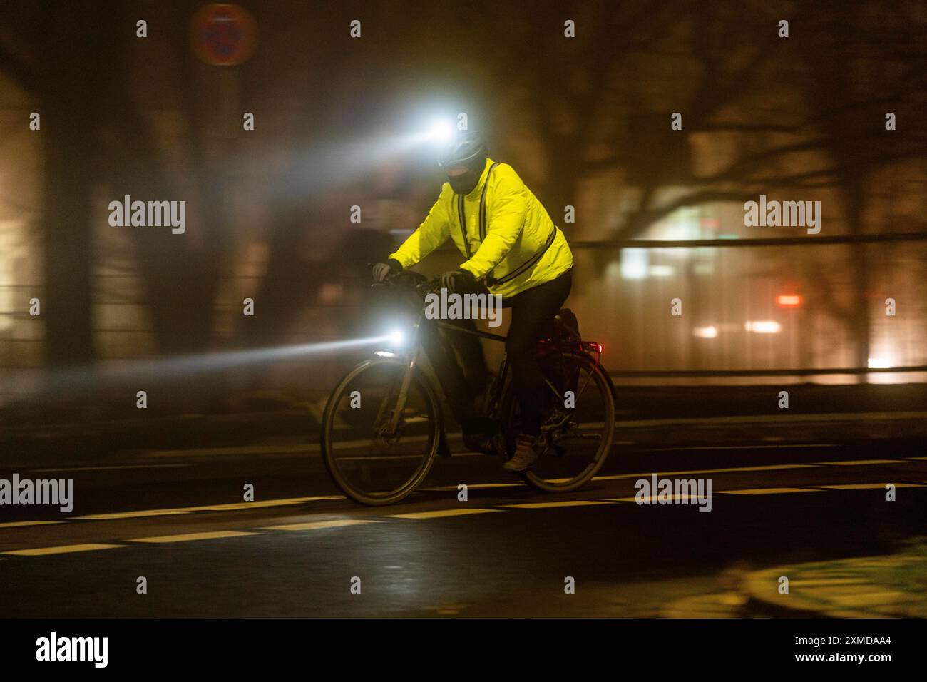 Luminous jackets for cycling best sale