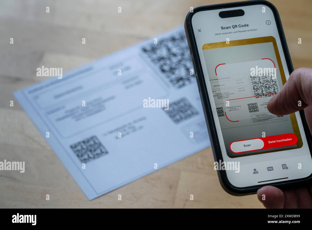 Qr code attack hi-res stock photography and images - Alamy