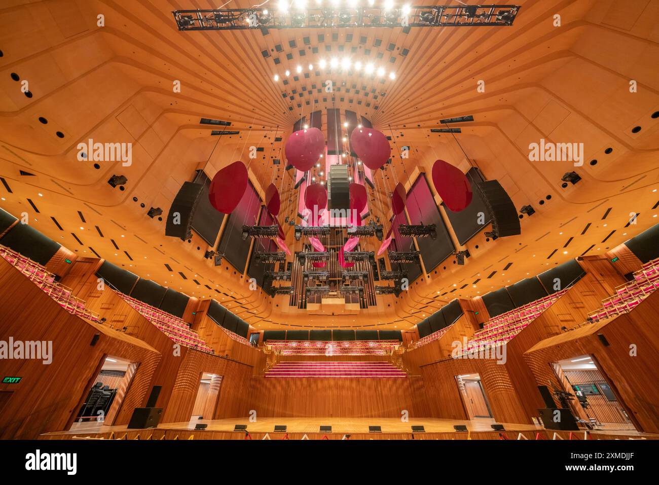 The Concert Hall interior architecture at the Opera House in Sydney ...