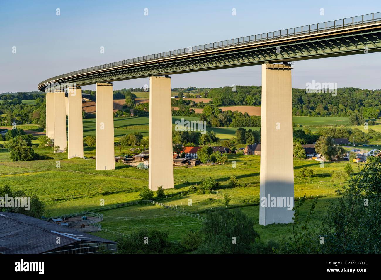 The Ruhr Valley Bridge, A52 motorway, over the Ruhr Valley between Essen and Muelheim an der Ruhr, view to the north, from the Muelheim district of Stock Photo