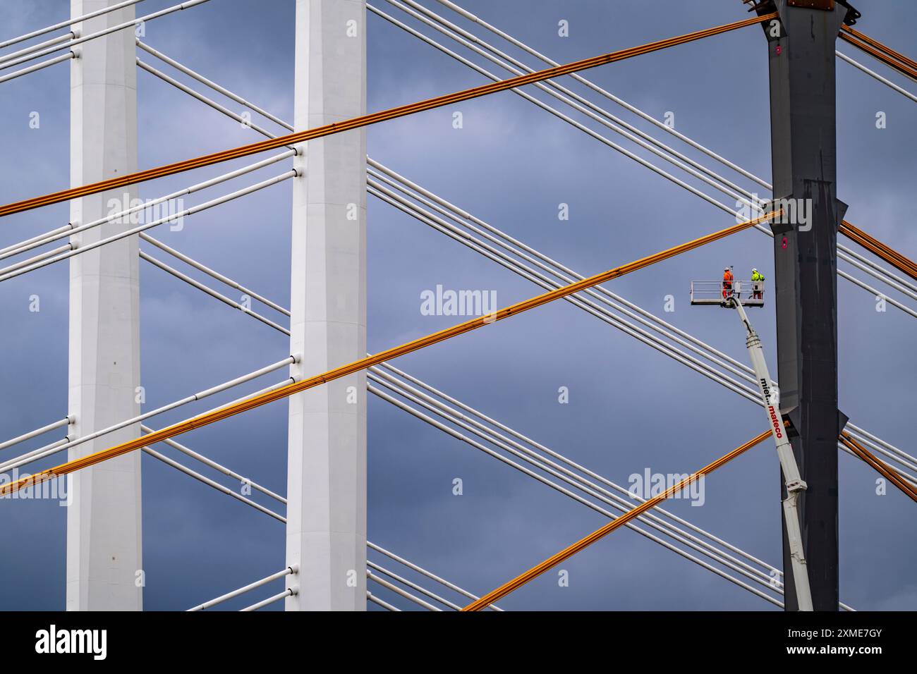 Demolition Using Wire Ropes The new Rhine bridge Neuenkamp, the A40, white pillar ropes, and the ...