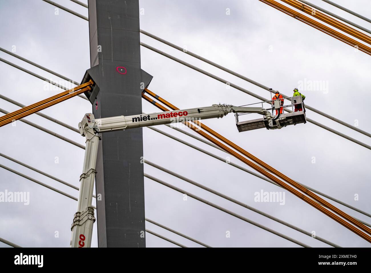 Demolition Using Wire Ropes The new Rhine bridge Neuenkamp, the A40, white pillar ropes, and the ...