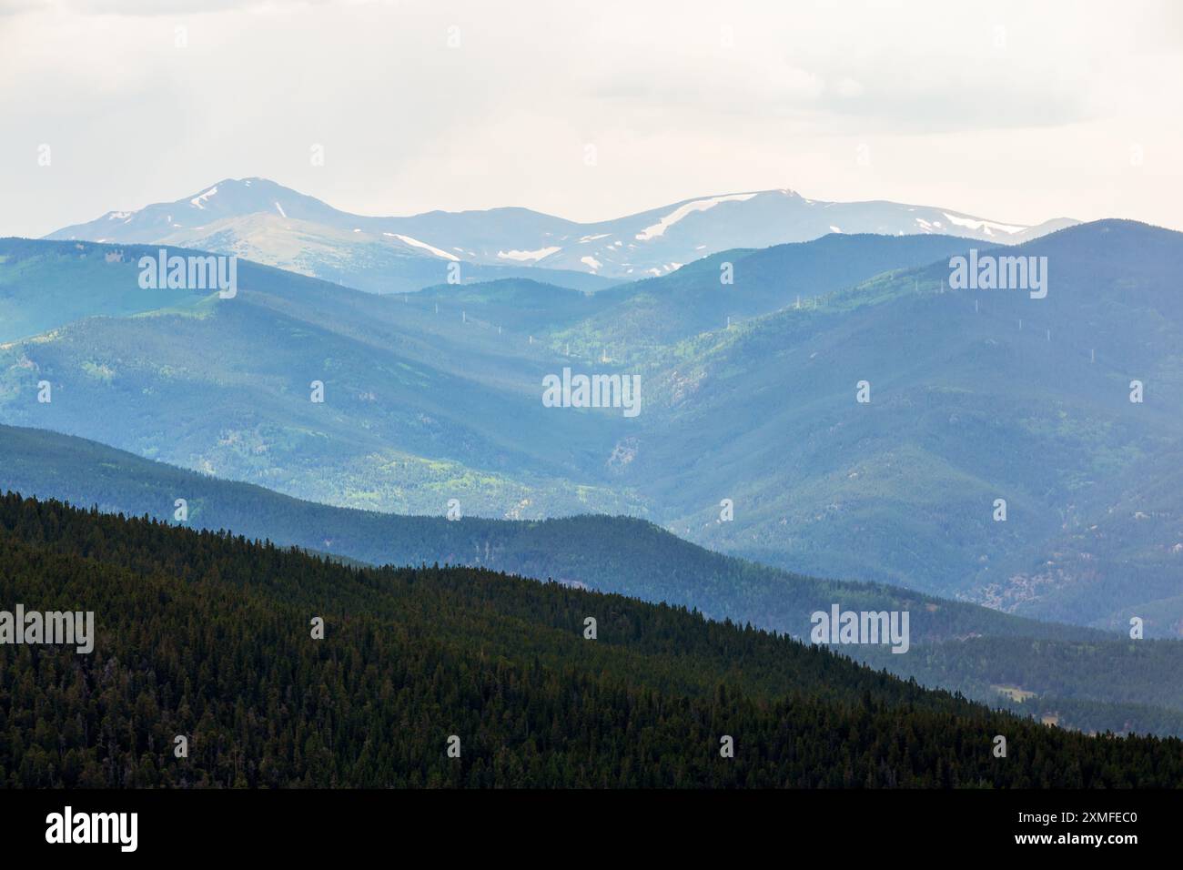 Panorama view summit lake hi-res stock photography and images - Alamy