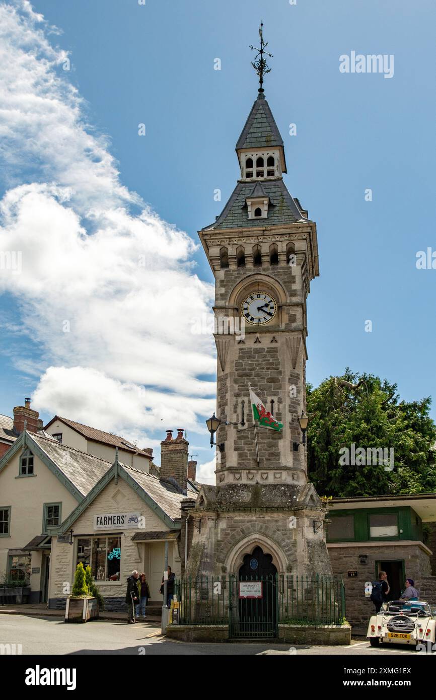 Old clock on tower hi-res stock photography and images - Alamy