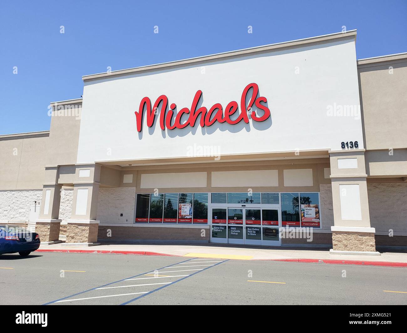 Michaels arts crafts store logo hi-res stock photography and images - Alamy