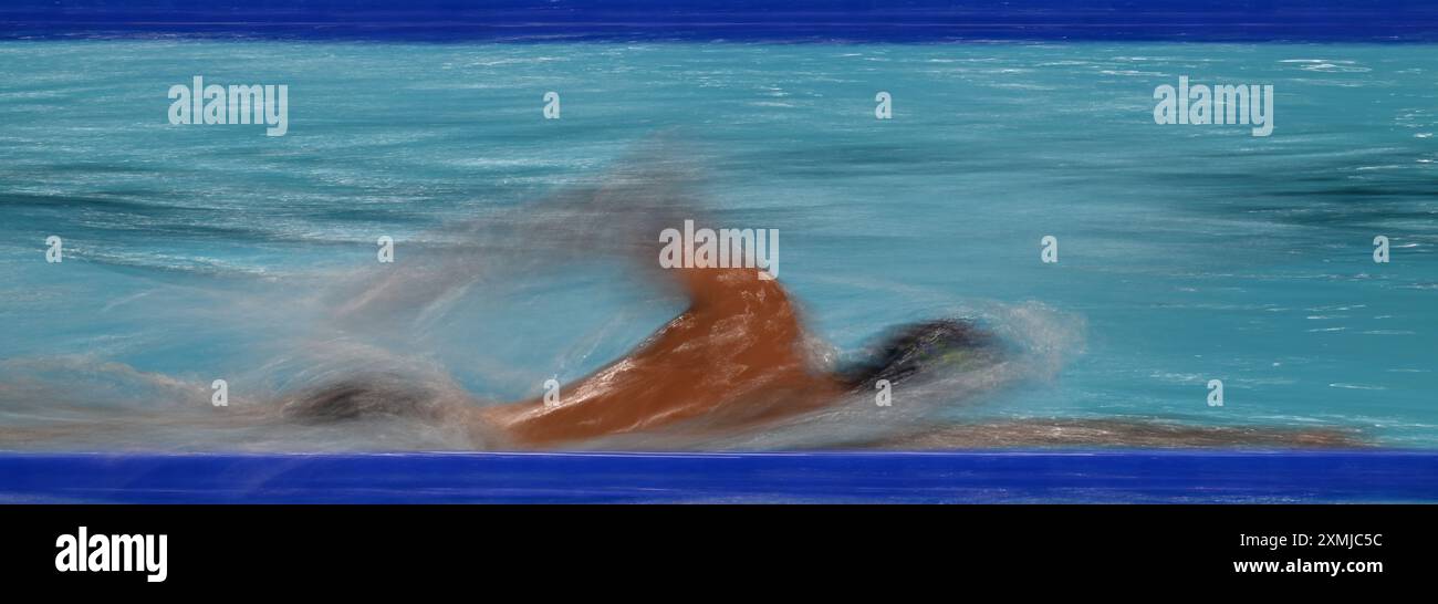 Swimmers swimming in pool slow hi-res stock photography and images - Alamy