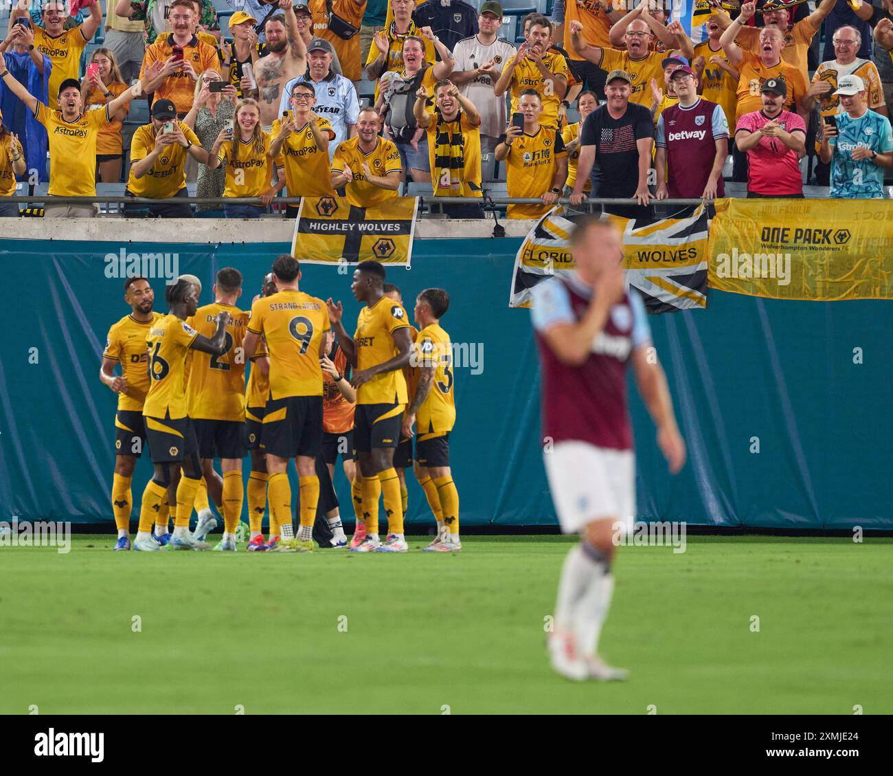 Jacksonville, Florida, USA. 27th Jul, 2024. English Premier League Friendly, West Ham United vs Wolverhampton. Wolves supporters and players celebrate after Matheus Cunha scores the first foal of the match. Photo Credit: Tim Davis/Alamy Live News Stock Photo