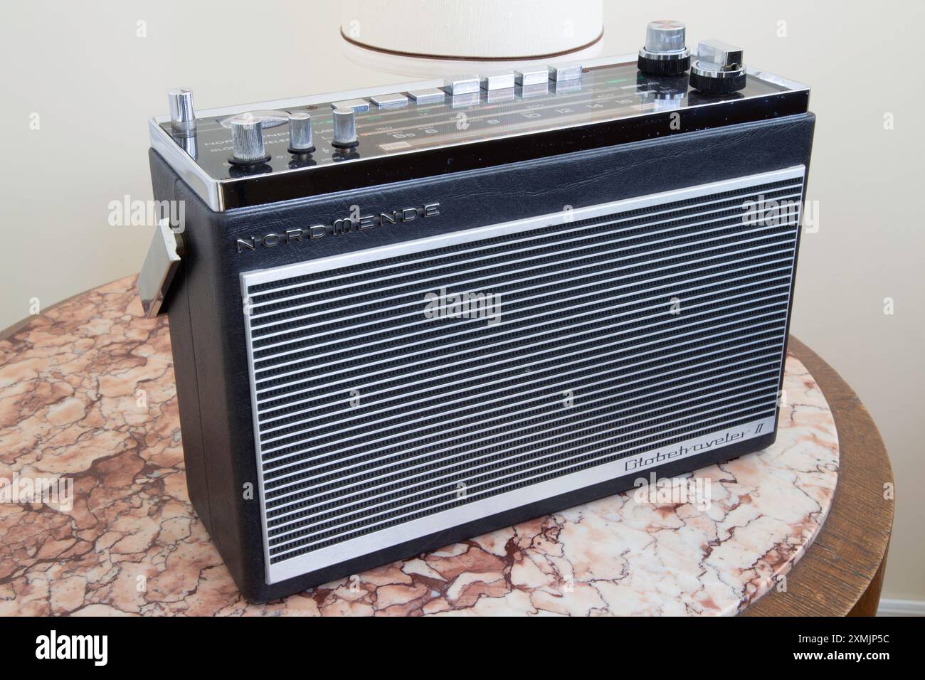 Radio Vintage Nordmende Globetrotter 7/601 - Mondiale, Fonctionne