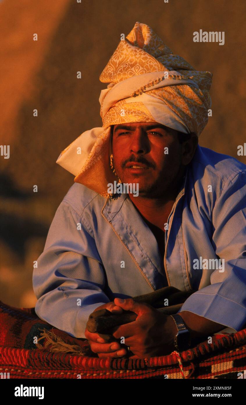 Guide Picture Egypt tour guide hi-res stock photography and images - Alamy