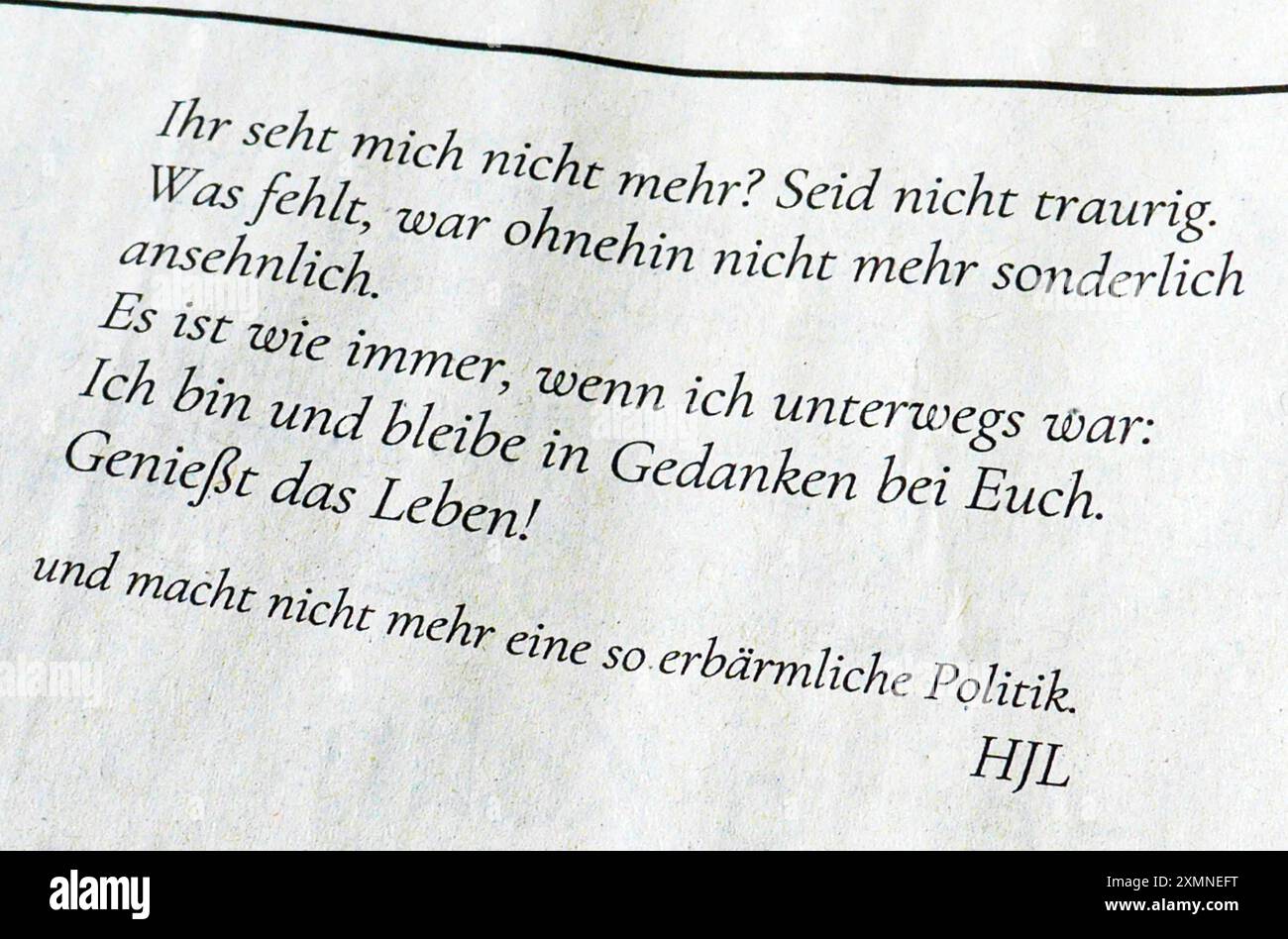 Todesanzeige für den Bremer FDP-Politiker Horst-Jürgen Lahmann mit Foto des Verstorbenen im Weser-Kurier Bremen vom 27. Juli 2024. Die Annonce beginnt mit Abschiedsworten des Sterbenden und einem Appell, der sich wohl vor allem an den rot-grün-roten Senat unter Bürgermeister Andreas Bovenschulte SPD richtet: und macht nicht mehr eine so erbärmliche Politik. - Der Jurist Lahmann, gebürtiger Ostfriese, war von 1974 bis 1984 Bremer FDP-Landesvorsitzender, von 1977 bis 1984 Mitglied im FDP-Bundespräsidium, von 1971 bis 1983 Bürgerschaftsabgeordneter und von 1975 bis 1983 Fraktionsvorsitzender. Von Stock Photo