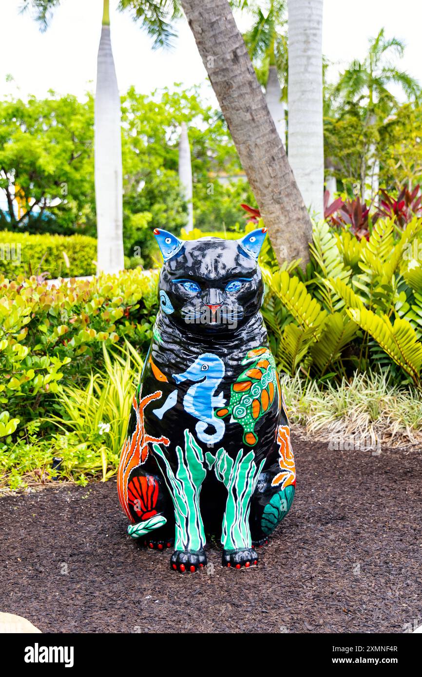 Flagami street cat by artist Odilia Mezquia, Dogs and Cats Walkway and Sculpture Gardens, Maurice A Ferre Park, Miami, Florida, USA Stock Photo