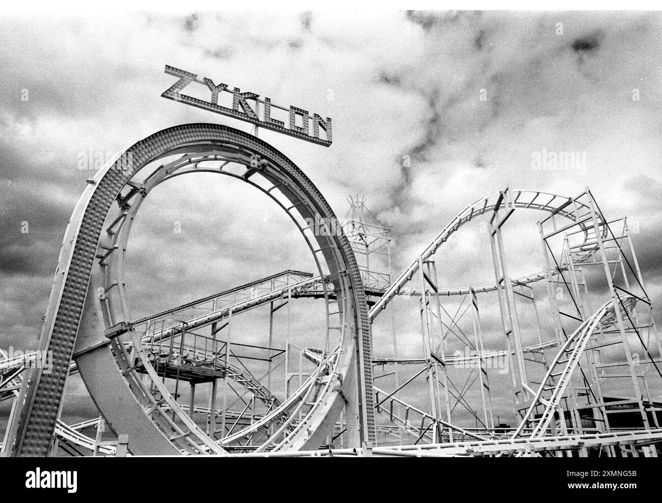 Zyklon Ride Roger bamber 8 hi-res stock photography and images - Alamy