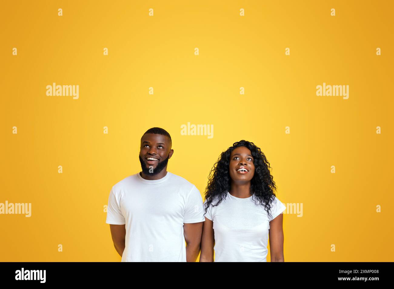 Man amazed man looking at woman hi-res stock photography and images - Alamy