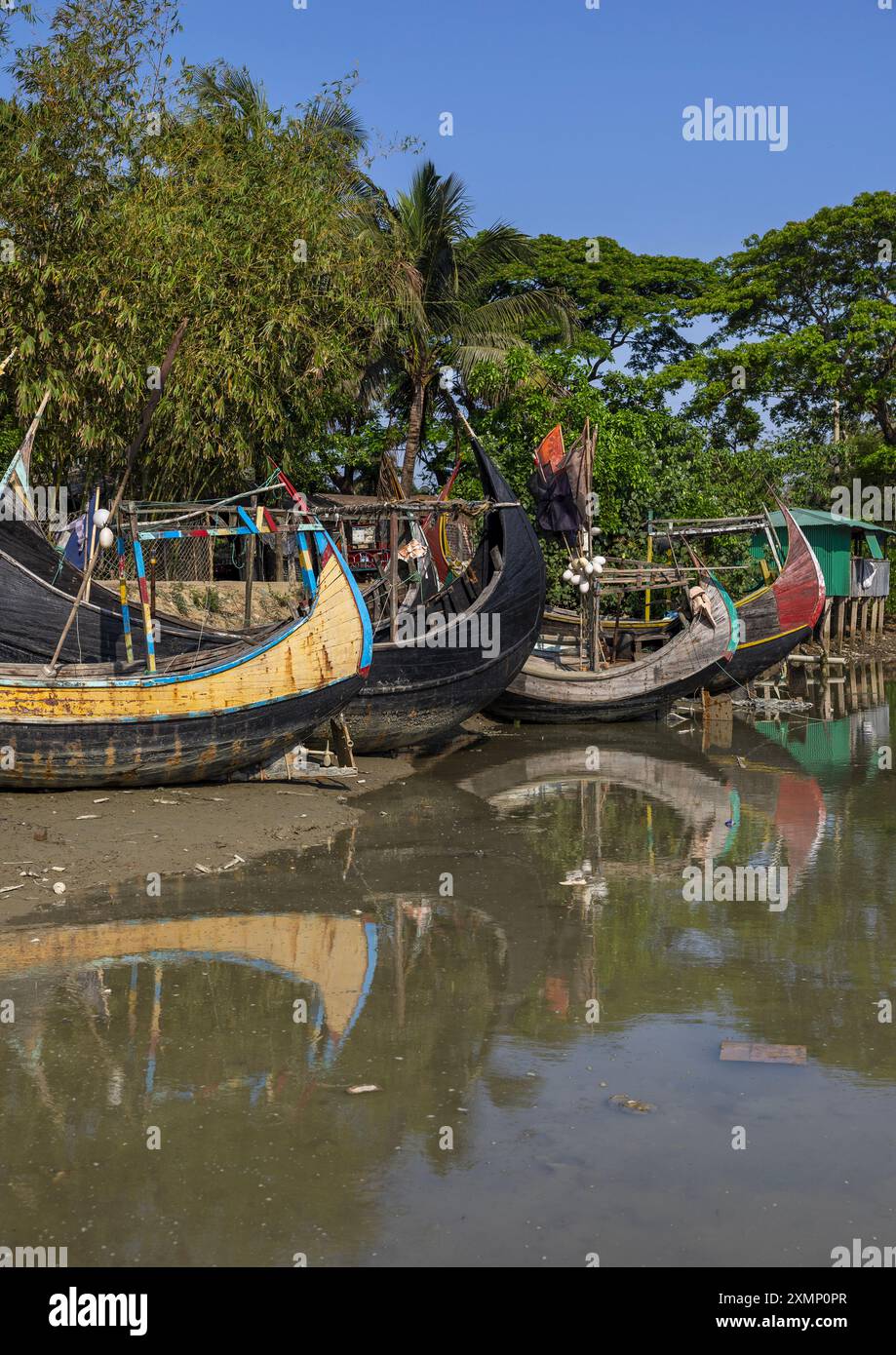 Traditional Bangladeshi moon fishing boats, Chittagong Division, Ukhia ...