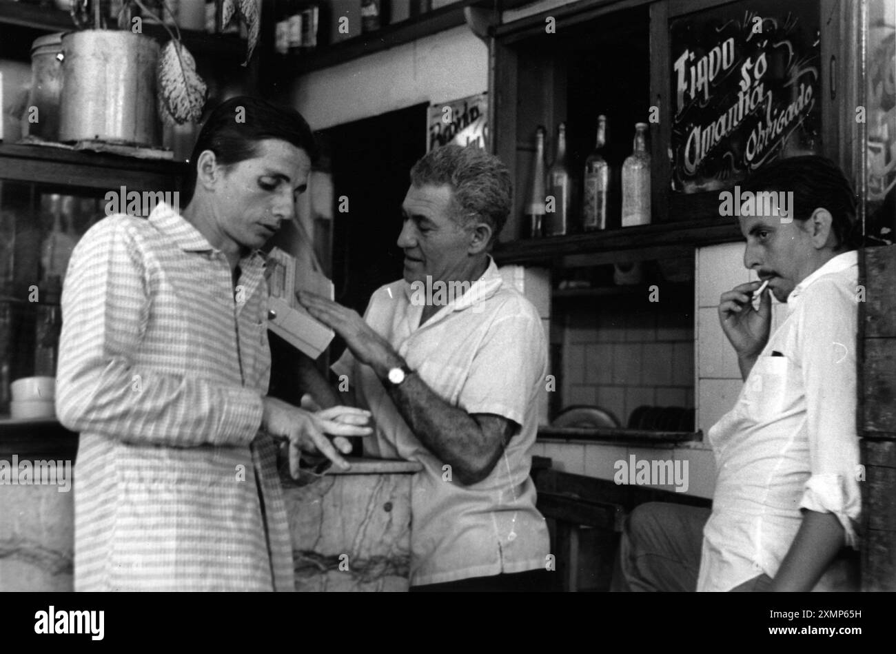 A Grande Cidade  The Big City Year: 1966 - Brazil Director: Carlos Diegues Joel Barcellos, Jofre Soares, Hugo Carvana Stock Photo